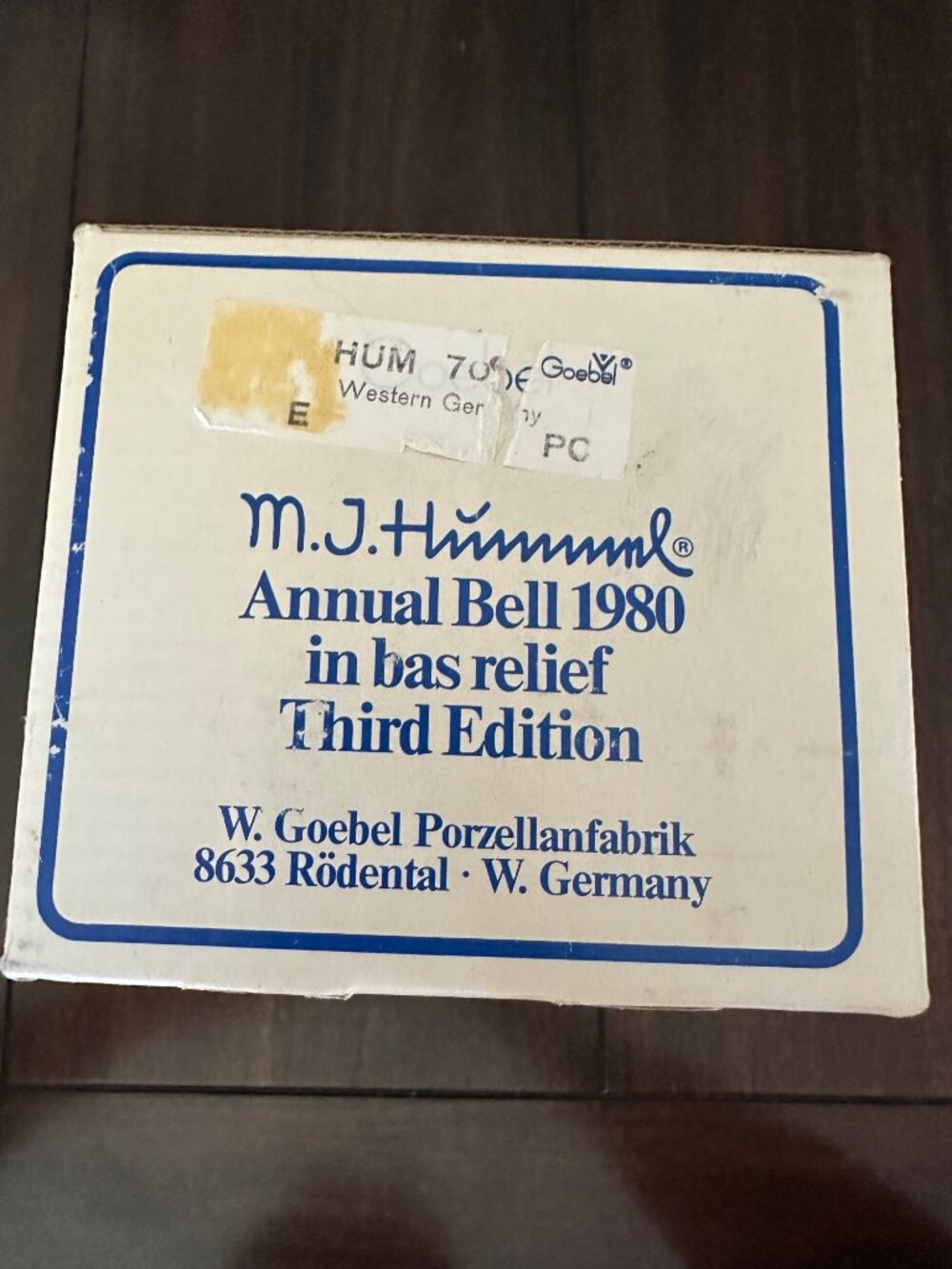 Vintage M.J. Hummel Annual Bell 1980 Third Edition By Goebel In Bas Relief - Picture 6 of 16